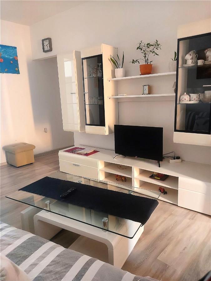 Apartma_Samy Izola Luaran gambar