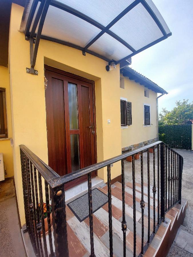Apartma_Samy Izola Luaran gambar