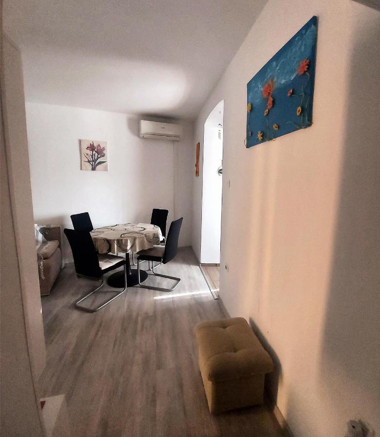 Apartma_Samy Izola Luaran gambar
