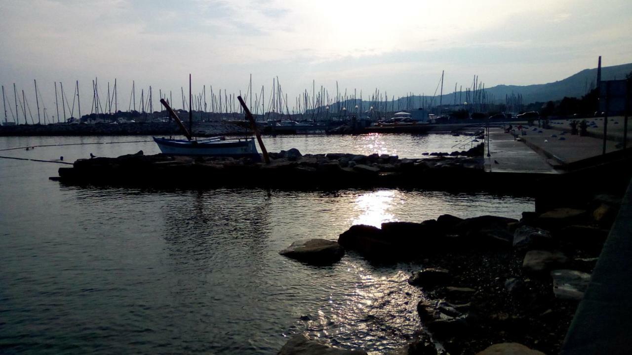 Apartma_Samy Izola Luaran gambar
